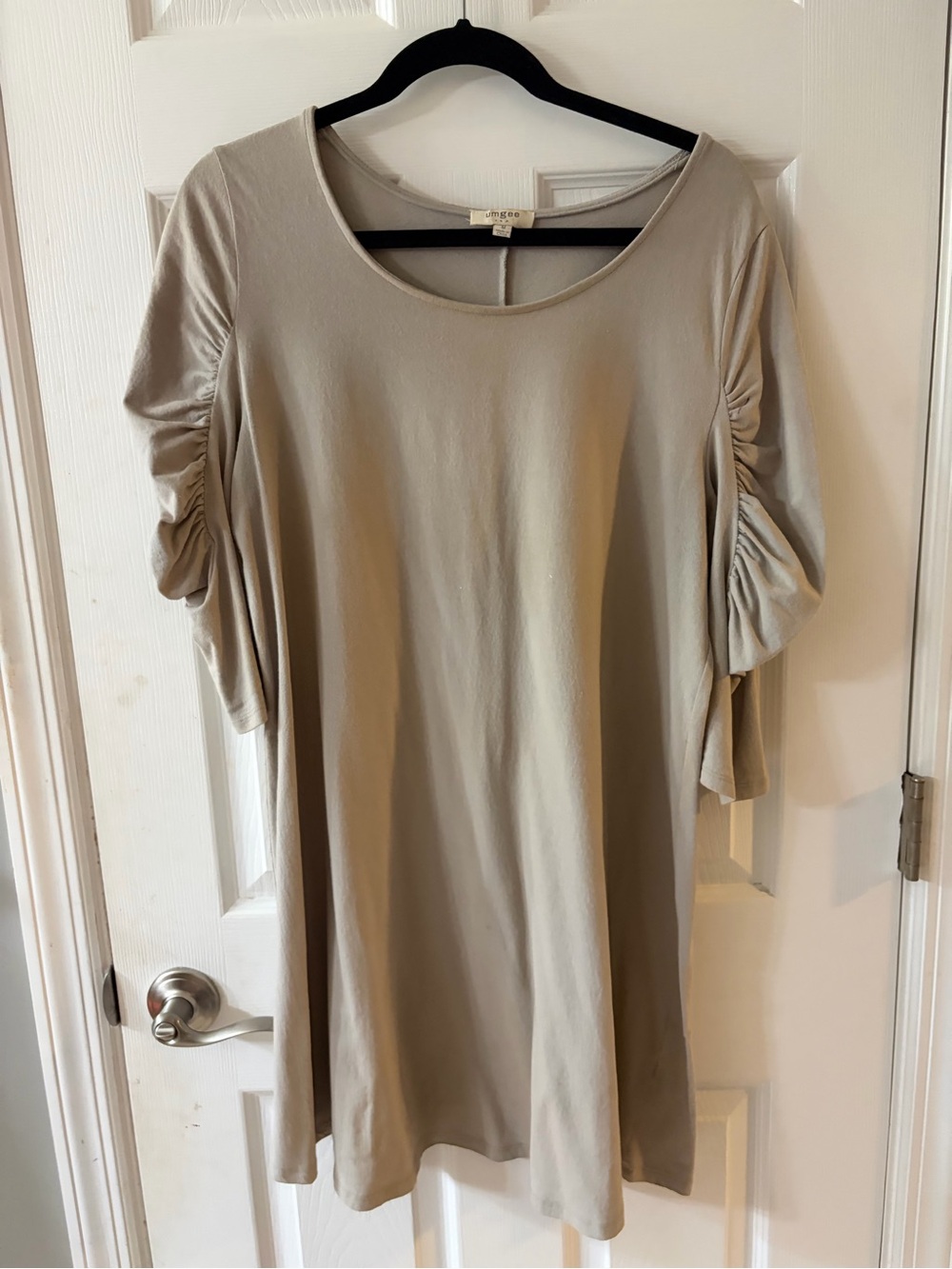 Women’s Ruched Sleeve Dress in Light Taupe
